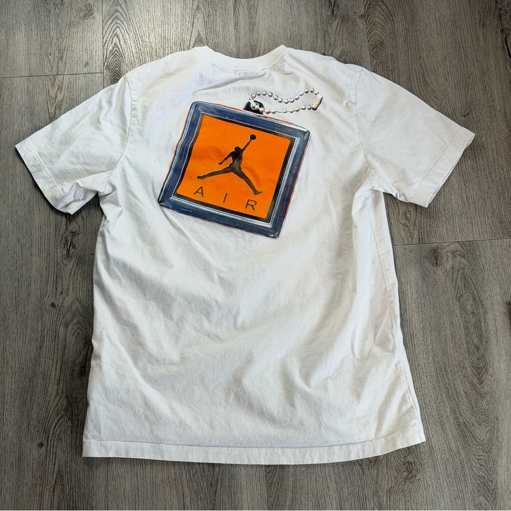 Jordan Shirt Mens Medium White Jumpman Air Hangtag Graphic Tee CV5157-100 - Picture 2 of 9